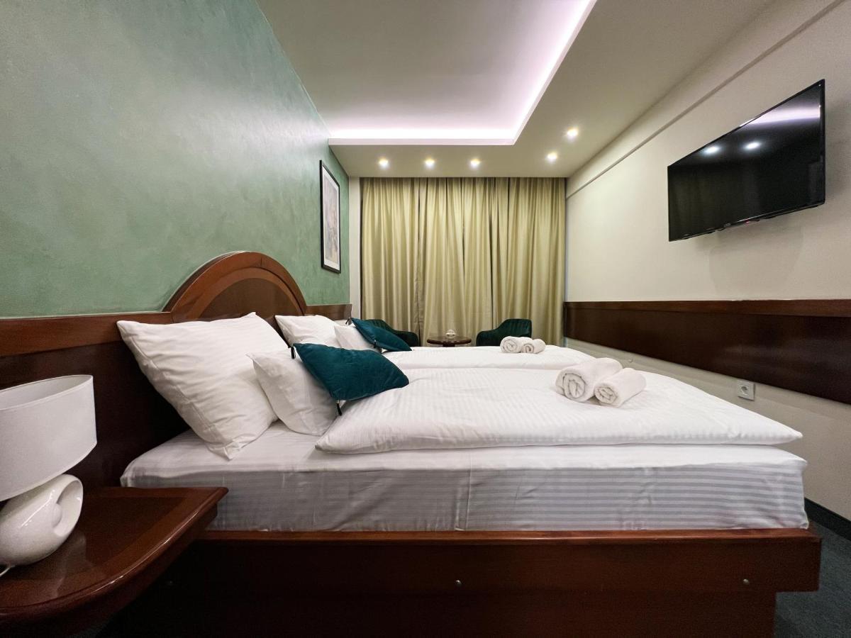 Hotel ลัคตาชิ ภายนอก รูปภาพ